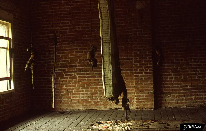 mattress_Ahasiw_Maskegon_Iskwew_colour_slide_s057_wide_side_view